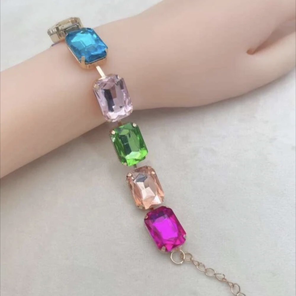 NIB- Extremely Sparkly &‎ Colorful Gemstone Bracelet